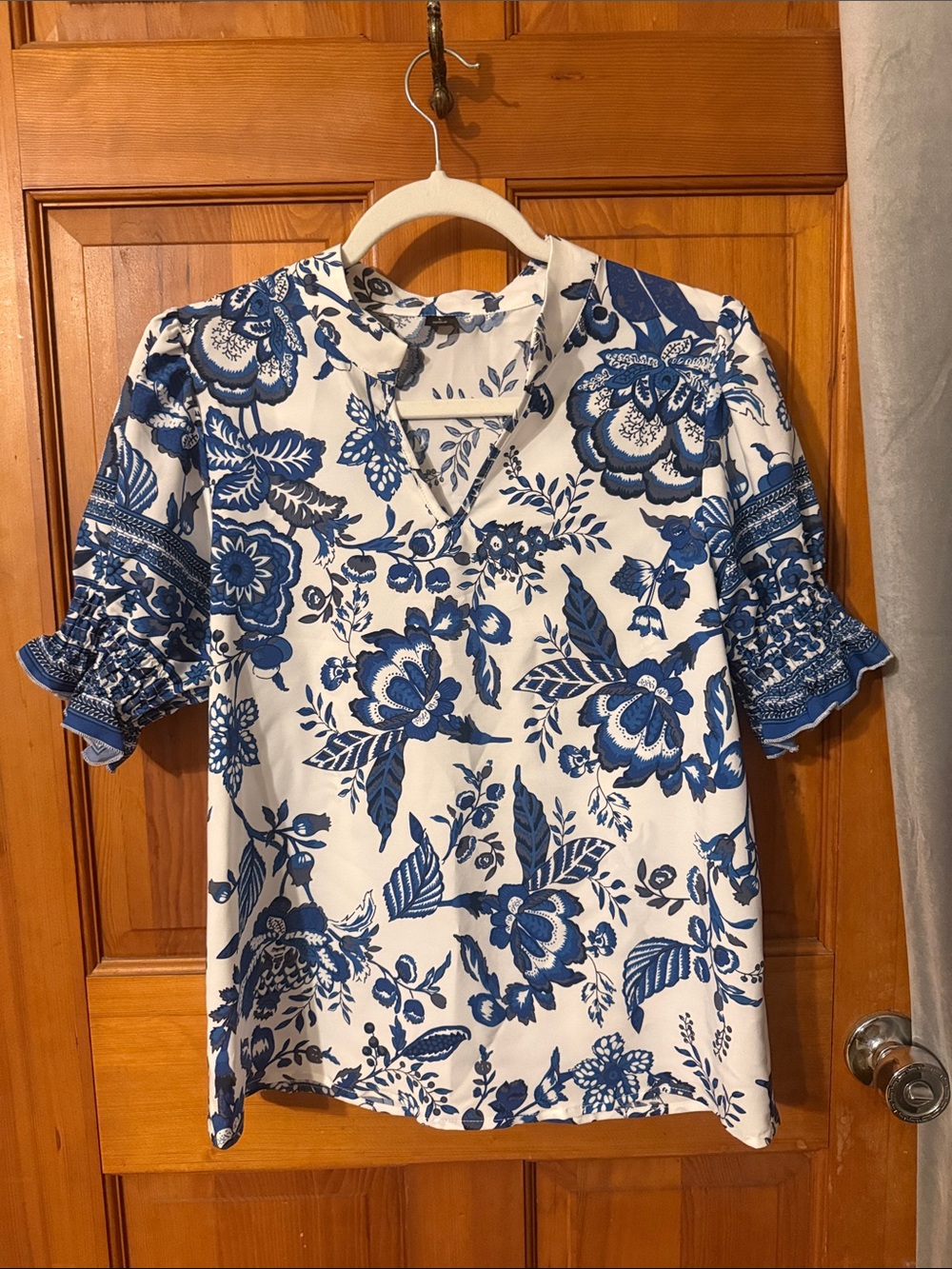 Blue & White Floral blouse